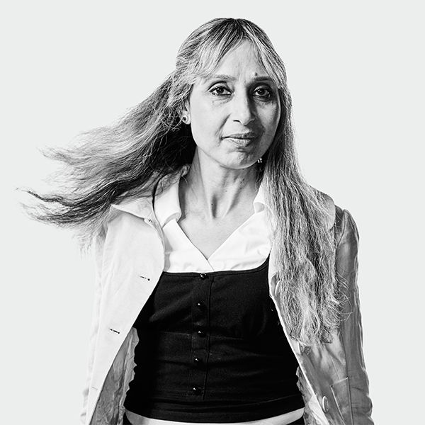 Alumna shalu in black and white photo